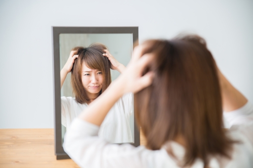 ショートヘア専門美容師が教える 寝癖ではねる髪の直し方を３ステップで解説 福島市の美容室 Chouchou福島市の美容室 Chouchou